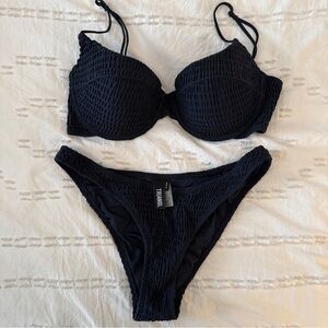 Triangl Saria Bikini in Black Size M